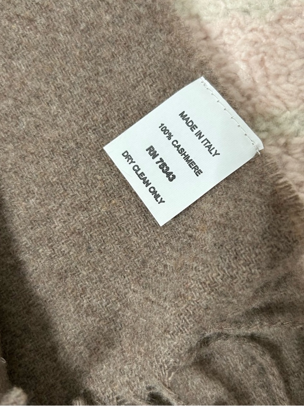 NWT Cristina Chiti Soft 100% Cashmere Taupe Fringe Scarf Made in Italy Fall Gift - Picture 3 of 6